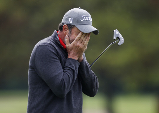 첫 우승에 감격한 리처드 블랜드. [로이터=연합뉴스]